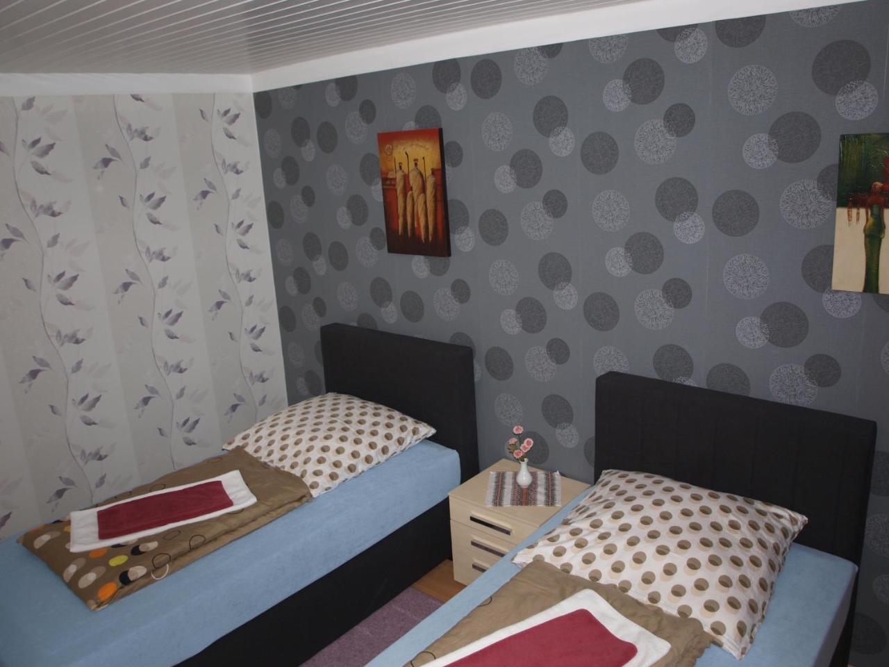 Ferienwohnungen-Monteurzimmer Lemberg Hagen  Luaran gambar